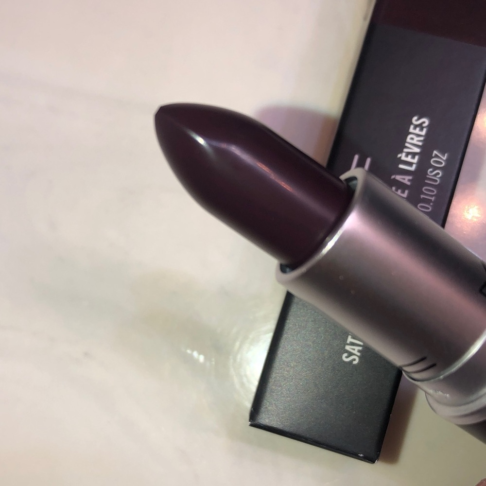 MAC Satin Lipstick Shade 805 Cyber 3g Discontinued Shade NEW With BOX - Picture 10 of 11